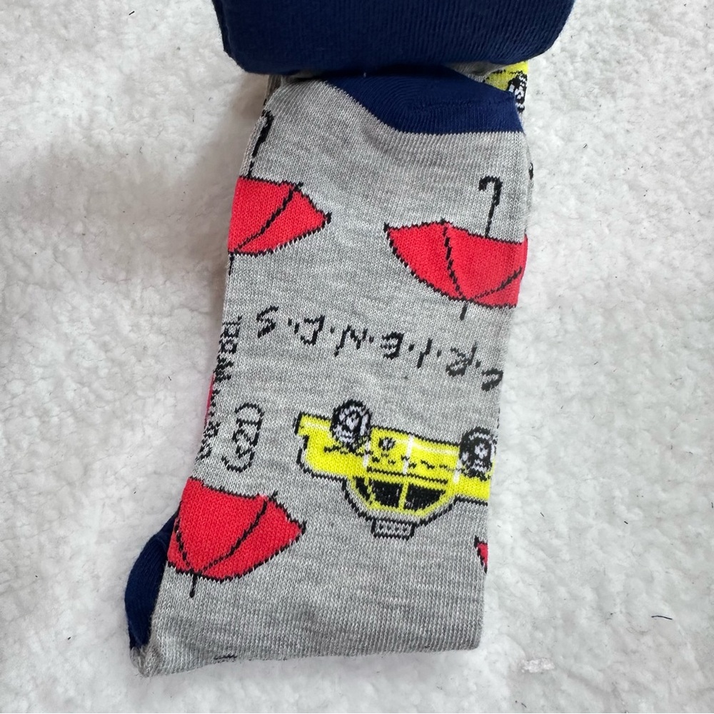 Friends and Seinfeld socks - Picture 4 of 9